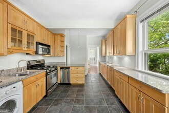 28 Stanton Rd, Unit 6 in Brookline, MA - Building Photo - Building Photo