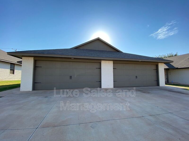 11414 N Lincoln Blvd in Oklahoma City, OK - Building Photo