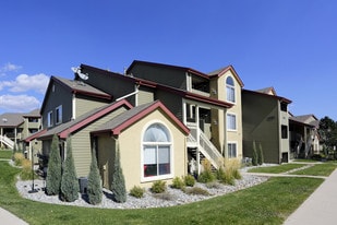 The Willows at Printers Park Apartments in Colorado Springs, CO - Building Photo