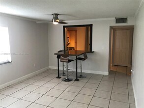 8851 N New River Canal Rd in Plantation, FL - Building Photo - Building Photo