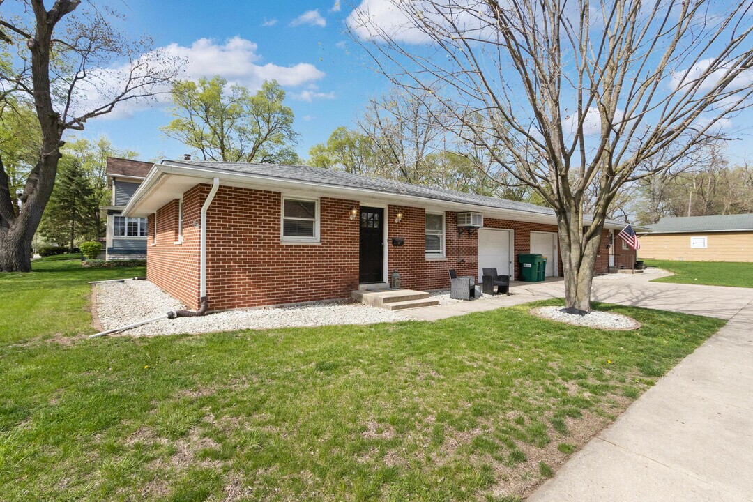 309 S Joliet St in Wilmington, IL - Building Photo