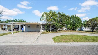 7515 17th Ln N in St. Petersburg, FL - Building Photo