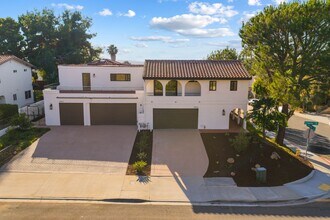 6803 El Fuerte St in Carlsbad, CA - Building Photo - Building Photo