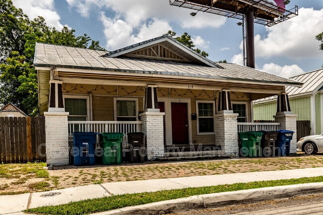 218 Cadwallader St in San Antonio, TX - Building Photo - Building Photo