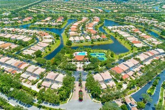 28719 Alessandria Cir in Bonita Springs, FL - Building Photo - Building Photo
