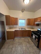 196 Main St (unit 1) in Cohoes, NY - Building Photo - Building Photo