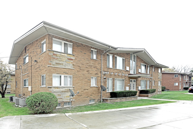 Cavalier Manor Apartments photo'