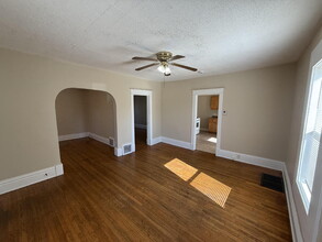 742 Mc Reynolds Ave NW in Grand Rapids, MI - Building Photo - Building Photo