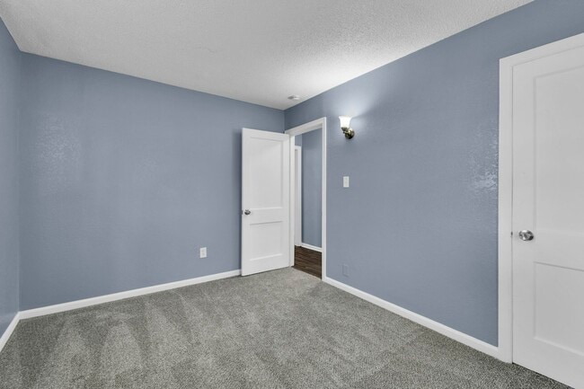 3414 Elmwood Ave in Kansas City, MO - Building Photo - Building Photo