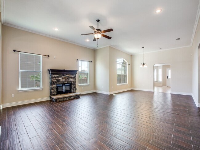 6102 Still Meadow in San Antonio, TX - Building Photo - Building Photo