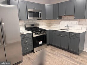 308 Whitehall Rd in Monroe, NJ - Foto de edificio - Building Photo