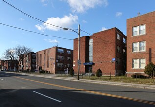 Garden Hill Apartments in Hartford, CT - Building Photo - Building Photo