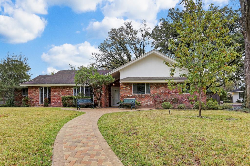 1103 River Glyn Dr in Houston, TX - Building Photo