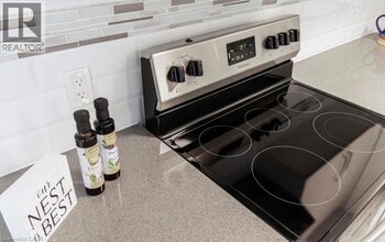 6287 O'Neil St in Niagara Falls, ON - Foto de edificio - Building Photo