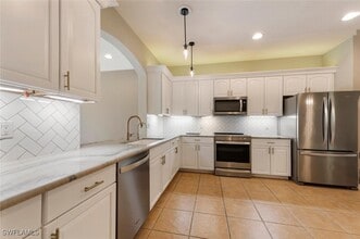 9472 River Otter Dr in Ft. Myers, FL - Building Photo - Building Photo