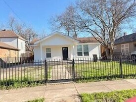 5214 Ash Ln in Dallas, TX - Building Photo
