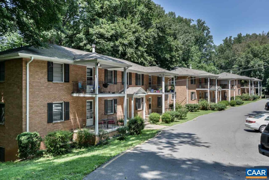 1227 Park St in Charlottesville, VA - Building Photo