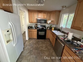 327 S 1000 E-Unit -1 in Kaysville, UT - Building Photo - Building Photo