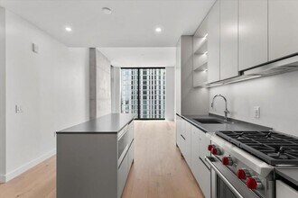 610 Davis St, Unit 1904 in Austin, TX - Building Photo - Building Photo