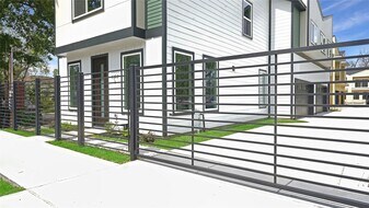 1315 Knight St in Houston, TX - Building Photo