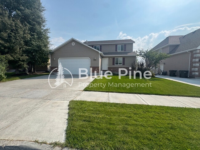 2729 Mary Dr