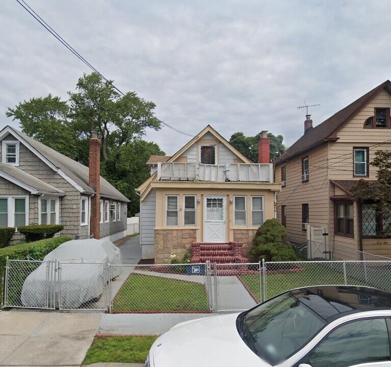 213-19-213102 102nd Ave in Queens, NY - Building Photo