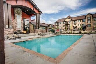 Dry Creek Apartments in Sandy, UT - Building Photo - Building Photo