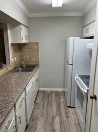 9009 Gaylord Dr photo'