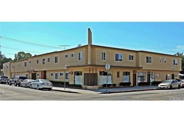 property at 2700 Clarendon Ave