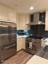 7157 E Rancho Vista Dr in Scottsdale, AZ - Building Photo