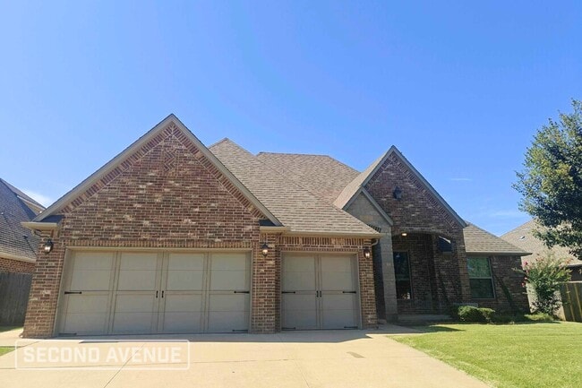 904 NW 186th St