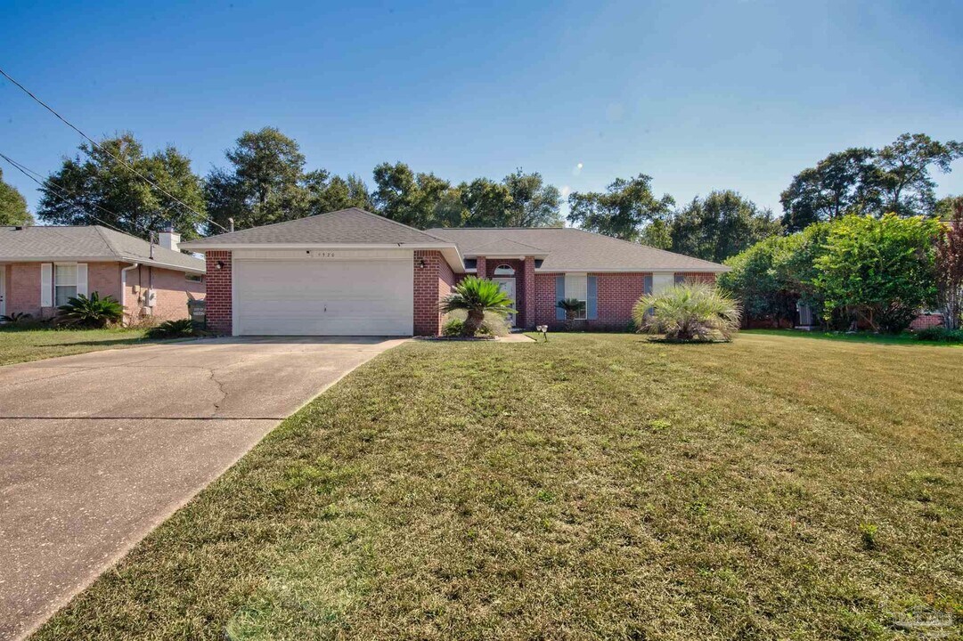 5920 Ashton Woods Cir in Milton, FL - Building Photo