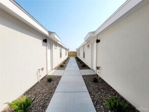 3808 Las Vistas Ln in Weslaco, TX - Building Photo - Building Photo