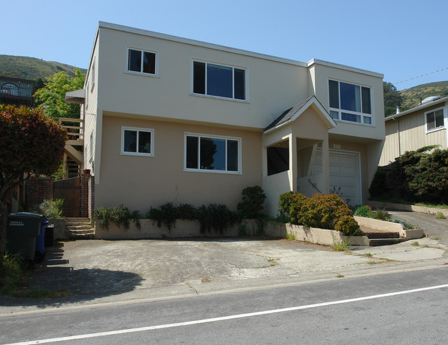 509 Alvarado St in Brisbane, CA - Building Photo - Building Photo