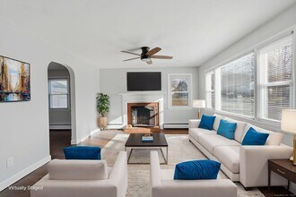 269 Great Swamp Rd in Glastonbury, CT - Building Photo - Building Photo