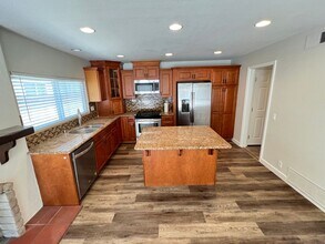 7924 E Woodsboro Ave in Anaheim, CA - Building Photo - Building Photo
