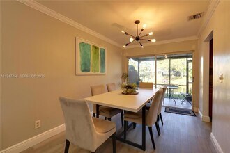 2149 Discovery Cir W in Deerfield Beach, FL - Foto de edificio - Building Photo