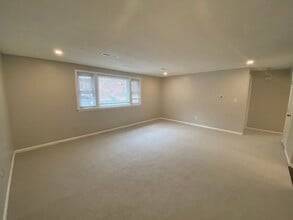 128 Cheryl Ln in Holliston, MA - Building Photo - Building Photo