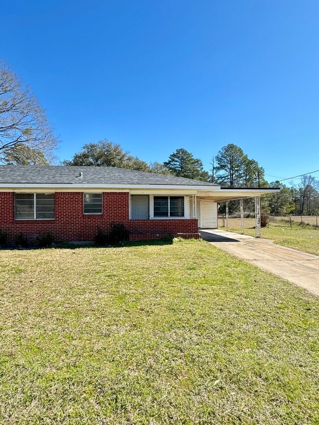 124-128 Rwe Jones St in Grambling, LA - Building Photo - Building Photo