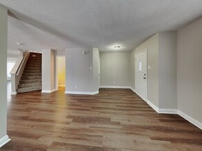 1570 Broyles Ln in Indianapolis, IN - Building Photo - Building Photo