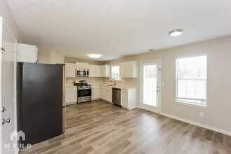 275 Kimberwick Dr in Hampton, GA - Building Photo - Building Photo
