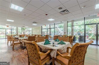 300 Johnson Ferry Rd, Unit A610 in Sandy Springs, GA - Foto de edificio - Building Photo