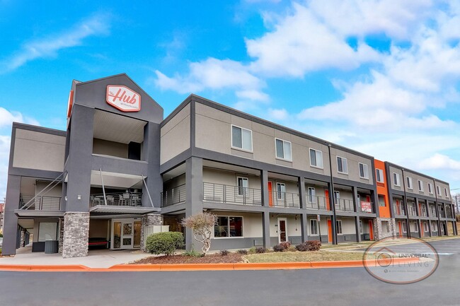 The Hub at Mountcastle in Johnson City, TN - Foto de edificio - Building Photo