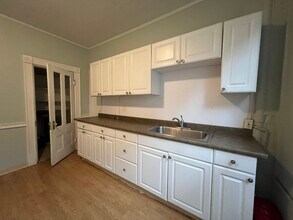 341 Cambridge St, Unit 2 in Cambridge, MA - Building Photo - Building Photo