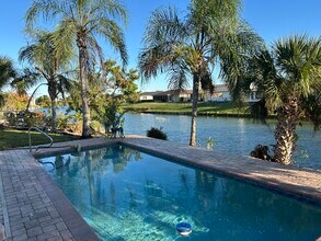 1220 Lakeside Dr in Venice, FL - Building Photo - Building Photo