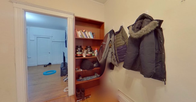 1120 Commonwealth Ave, Unit 4 in Boston, MA - Foto de edificio - Building Photo