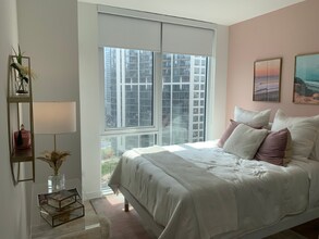 369 W Grand Ave-Unit -1405 in Chicago, IL - Building Photo - Building Photo