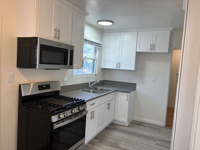 property at 1605-1607 N Verdugo Rd