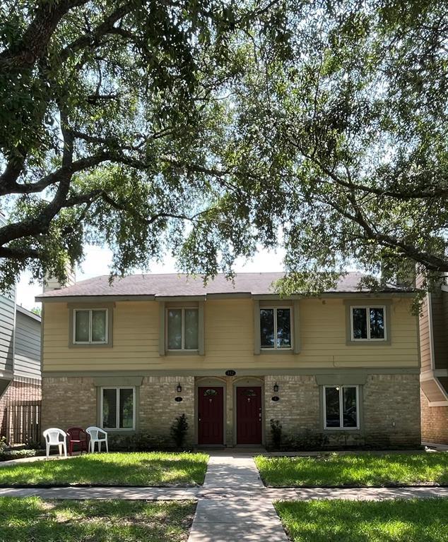 property at 732 Memorial Mews St