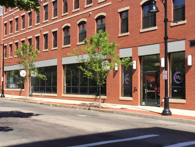 50 Centre/Enso (Artist) Flats in Brockton, MA - Foto de edificio - Building Photo